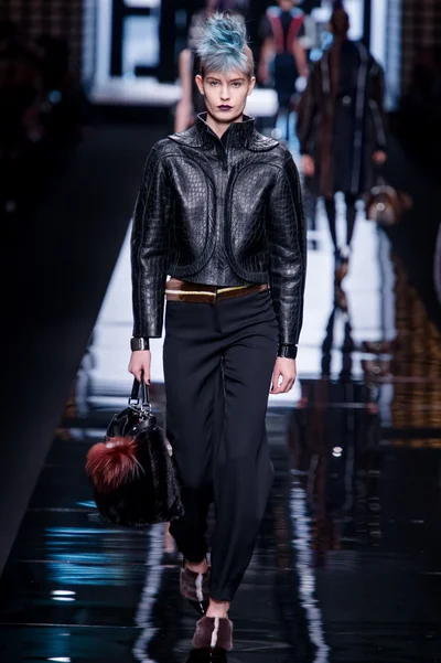 Look 10
